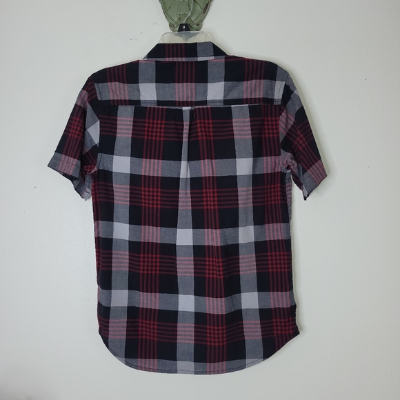 4for$20🤑Bailey's point button down - Picture 4 of 7
